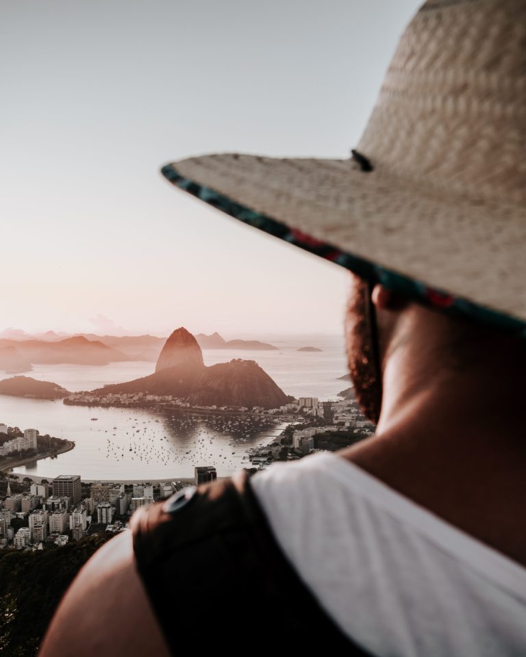 Turismo internacional impulsiona economia brasileira com recorde de gastos e chegada de visitantes
